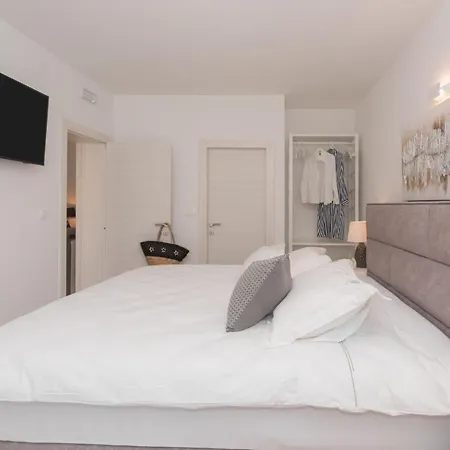 Mala Σίμπενικ